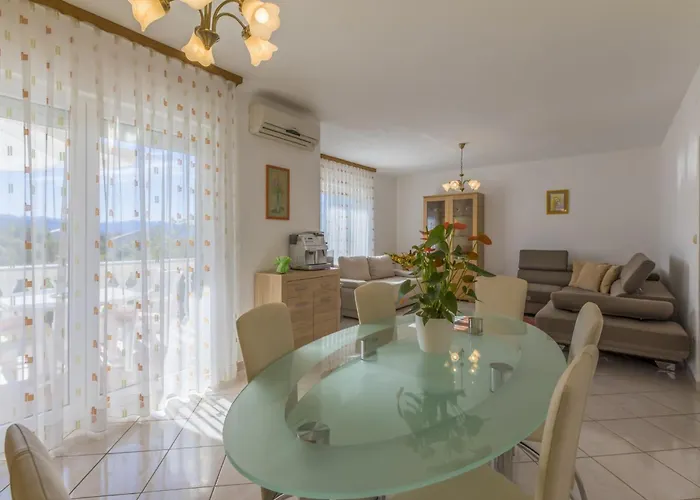 Apartment Sever P Povile