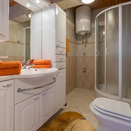 Apartment Sever P Povile