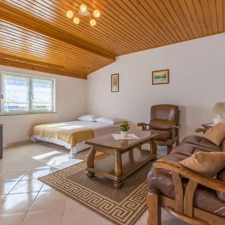 Sever P Apartment *