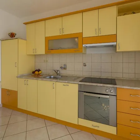 Apartment Sever P Povile