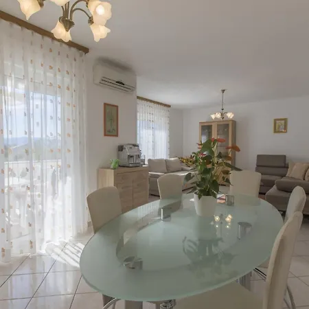 Sever P Daire Povile