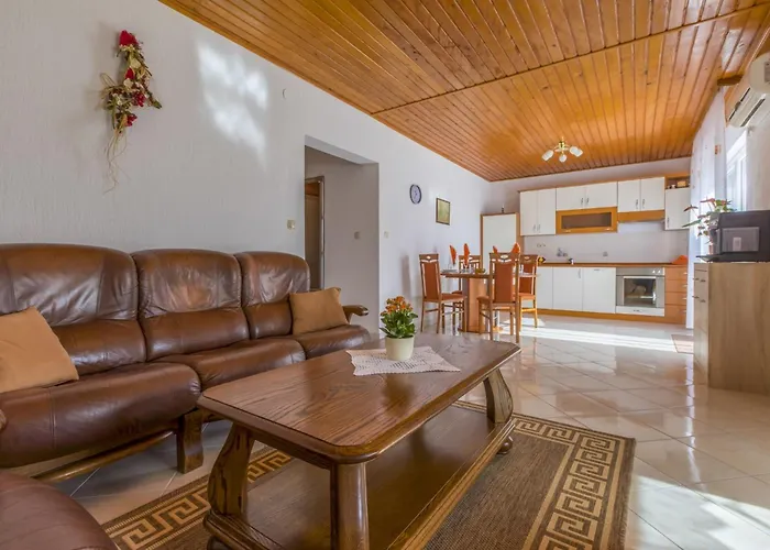 Apartman Sever P Povile